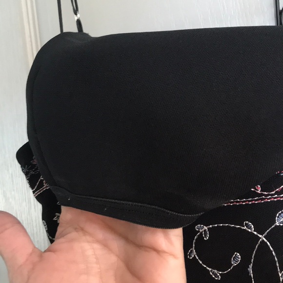 Embroiderd floor-length gown with built in bra - Picture 5 of 6